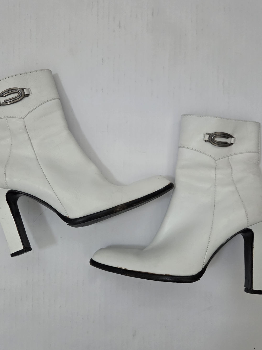 Rare Marsili Italian Leather White Women's Ankle Boots with Metal Accent